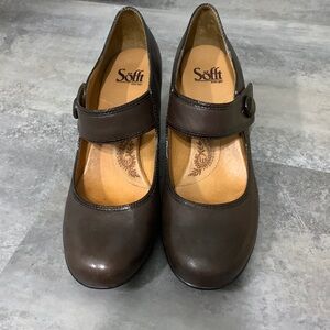 US size 8.5 Carma Mahogany Mary Jane Pumps by Sofft